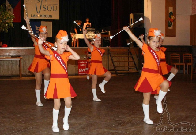 26_Vystoupeni mazoretek_1.jpg